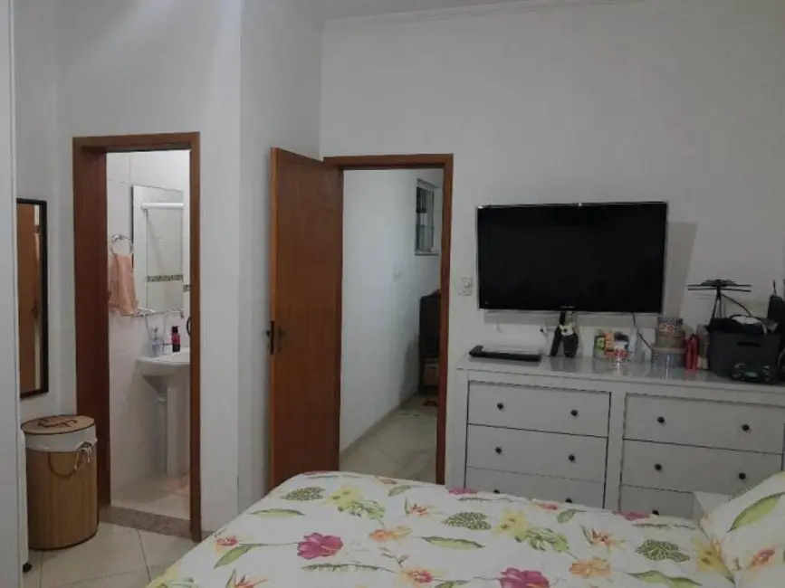 Foto 9 de Sobrado com 2 quartos à venda, 140m2 em Vila São Geraldo, Taubate - SP