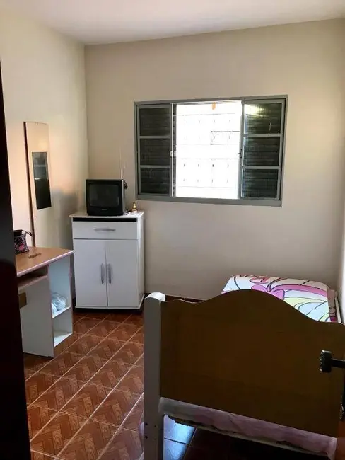 Foto 2 de Casa com 2 quartos à venda, 183m2 em Parque Santo Antônio, Taubate - SP