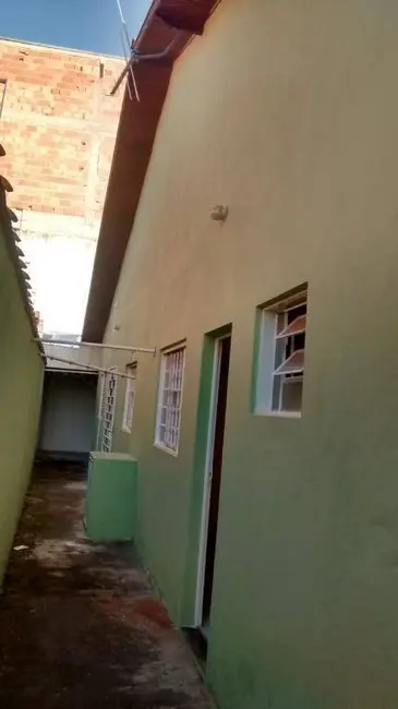Foto 1 de Casa com 2 quartos à venda, 135m2 em Tremembe - SP