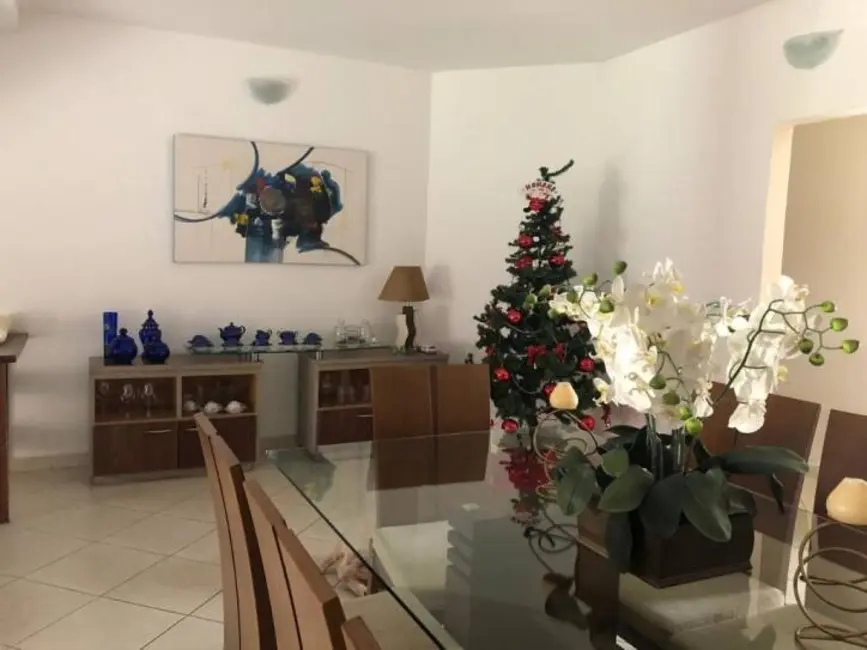 Foto 1 de Casa com 3 quartos à venda, 420m2 em Tremembe - SP