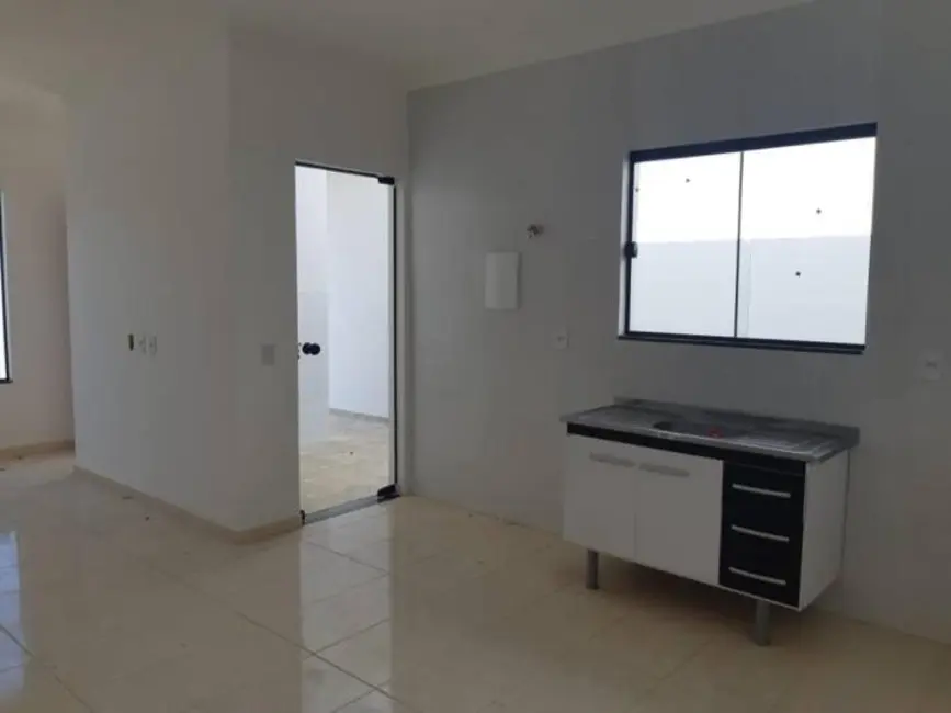 Foto 2 de Casa com 2 quartos à venda, 70m2 em Parque Aeroporto, Taubate - SP