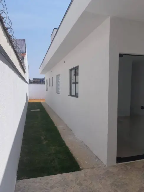 Foto 5 de Casa com 2 quartos à venda, 70m2 em Parque Aeroporto, Taubate - SP