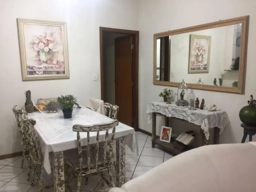 Foto 2 de Sobrado com 3 quartos à venda, 130m2 em Vila São Geraldo, Taubate - SP