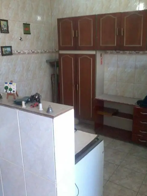 Foto 9 de Sobrado com 3 quartos à venda, 213m2 em Residencial Estoril, Taubate - SP