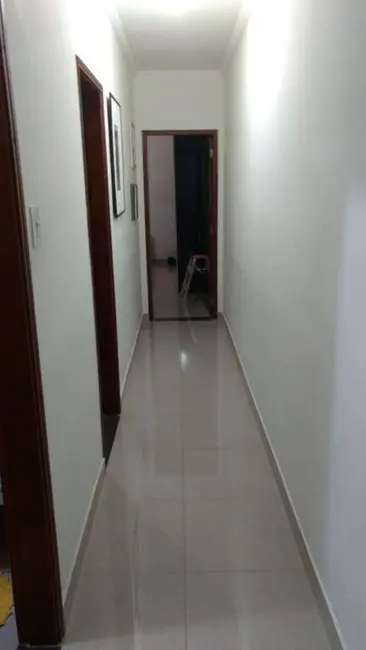 Foto 3 de Casa com 2 quartos à venda, 90m2 em Jardim Gurilândia, Taubate - SP