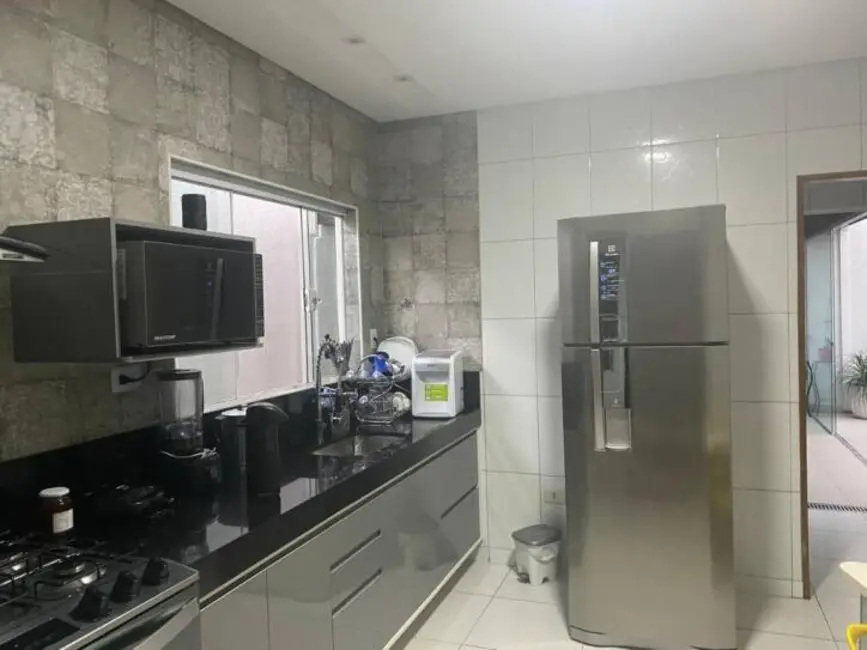 Foto 3 de Casa com 3 quartos à venda, 250m2 em Parque São Cristóvão, Taubate - SP