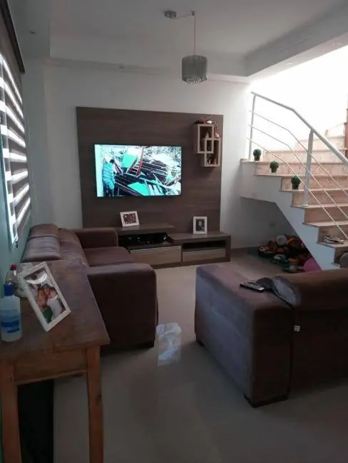 Foto 2 de Sobrado com 3 quartos à venda, 121m2 em Vila Areao, Taubate - SP
