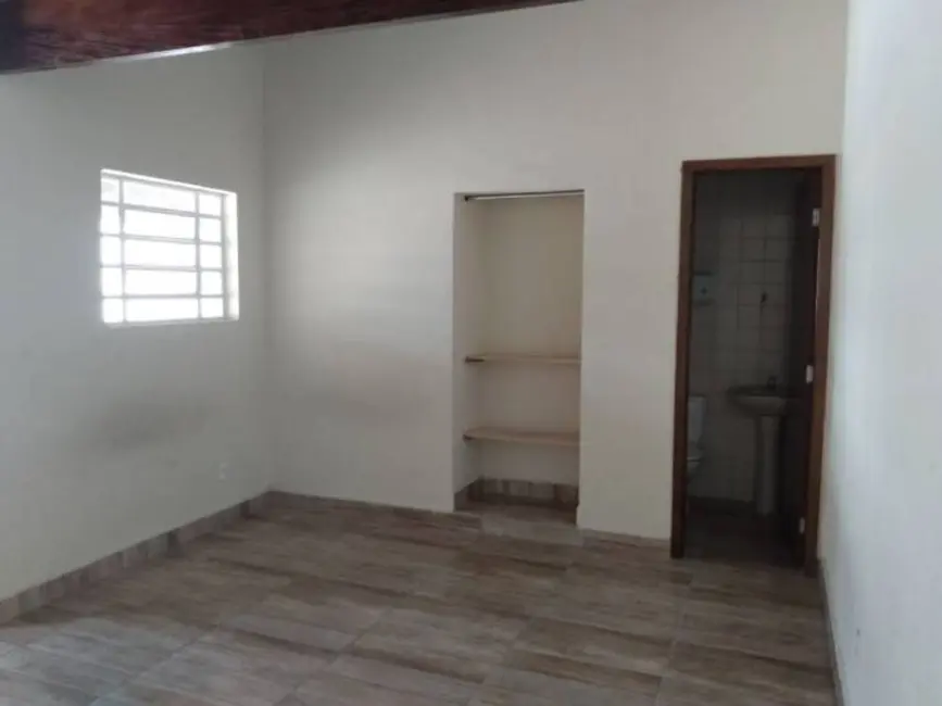 Foto 1 de Casa com 1 quarto à venda, 150m2 em Vila São Geraldo, Taubate - SP