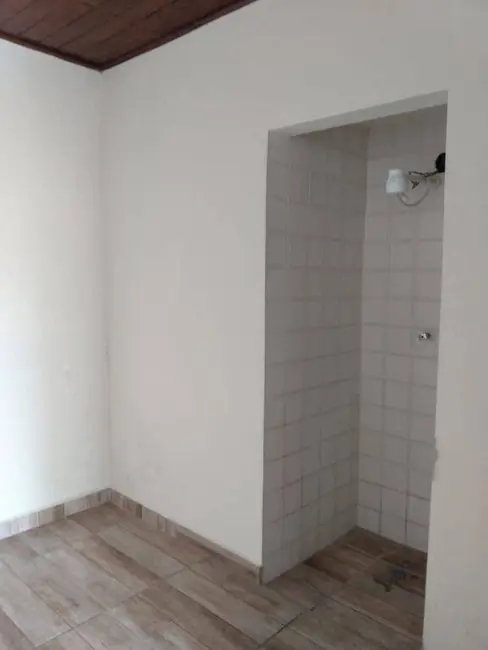 Foto 3 de Casa com 1 quarto à venda, 150m2 em Vila São Geraldo, Taubate - SP