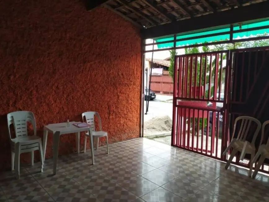 Foto 2 de Casa com 3 quartos à venda, 250m2 em Tremembe - SP