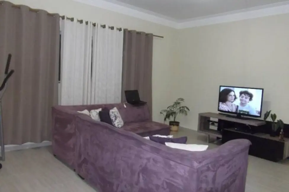 Foto 4 de Casa com 4 quartos à venda, 210m2 em Quiririm, Taubate - SP