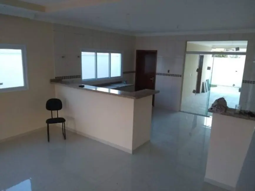 Foto 5 de Sobrado com 5 quartos à venda, 312m2 em Piracangaguá, Taubate - SP