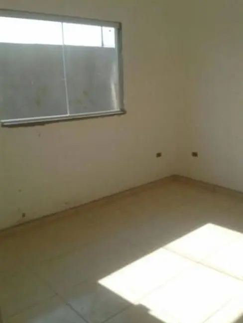 Foto 6 de Casa com 2 quartos à venda, 68m2 em Barreiro, Taubate - SP