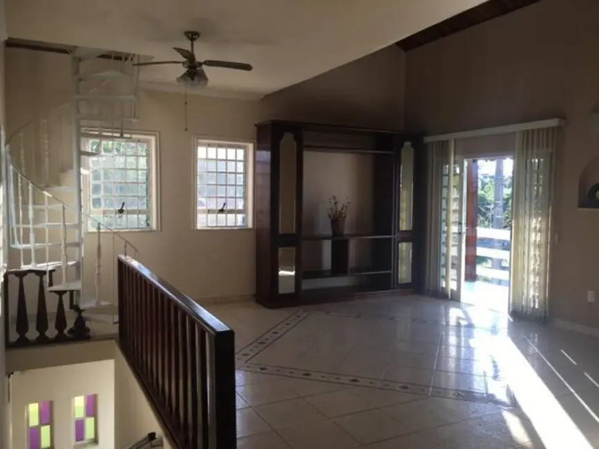 Foto 8 de Sobrado com 5 quartos à venda, 314m2 em Tremembe - SP