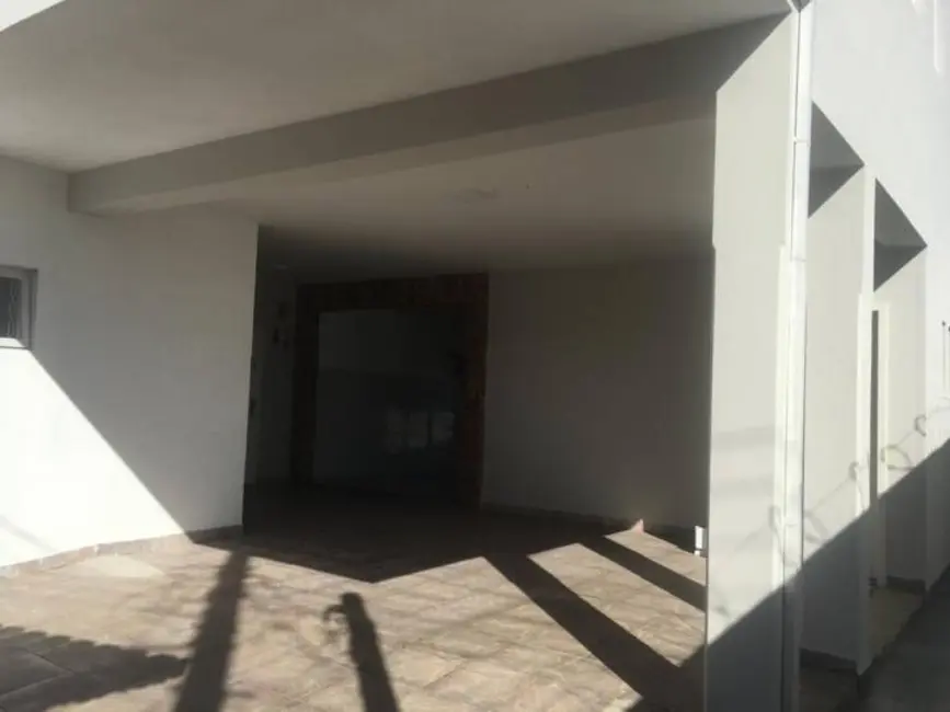 Foto 3 de Sobrado com 5 quartos à venda, 314m2 em Tremembe - SP