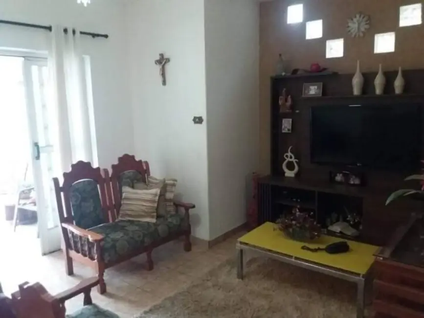 Foto 3 de Casa com 2 quartos à venda, 120m2 em Parque Aeroporto, Taubate - SP