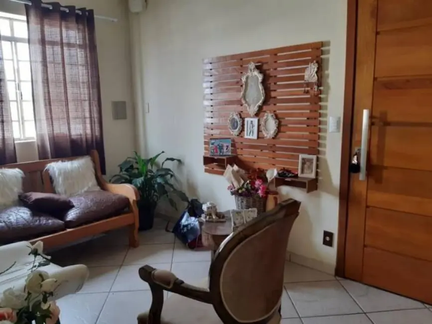 Foto 2 de Casa com 3 quartos à venda, 160m2 em Jardim Santa Clara, Taubate - SP