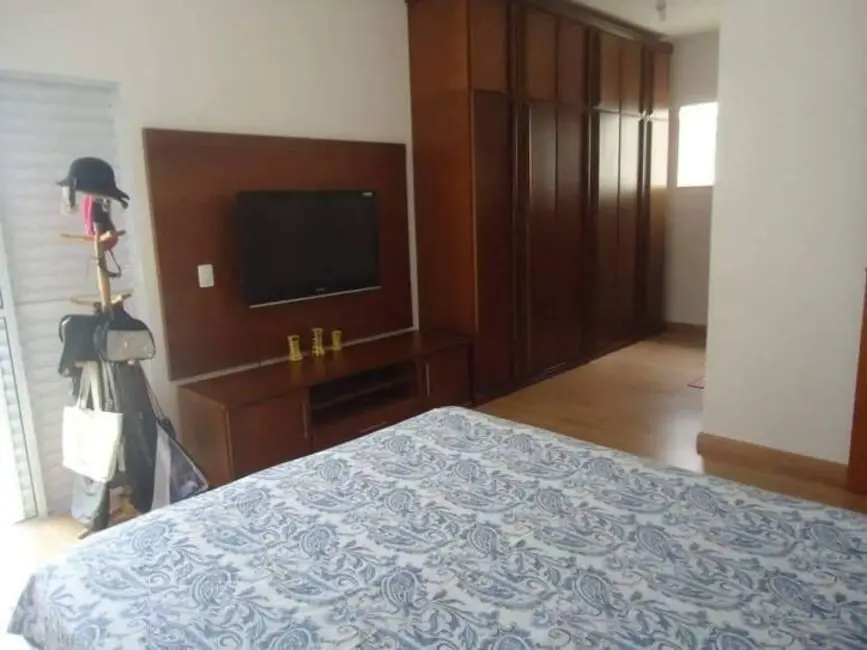 Foto 7 de Sobrado com 3 quartos à venda, 220m2 em Tremembe - SP