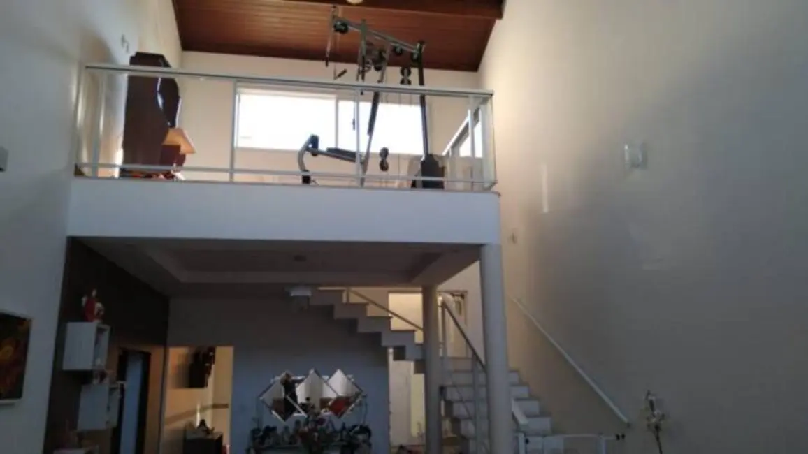 Foto 5 de Sobrado com 4 quartos à venda, 260m2 em Tremembe - SP