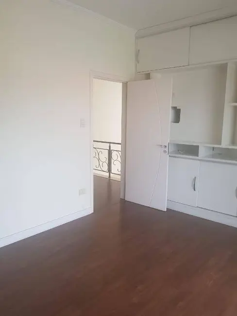 Foto 8 de Sobrado com 3 quartos à venda, 240m2 em Independência, Taubate - SP