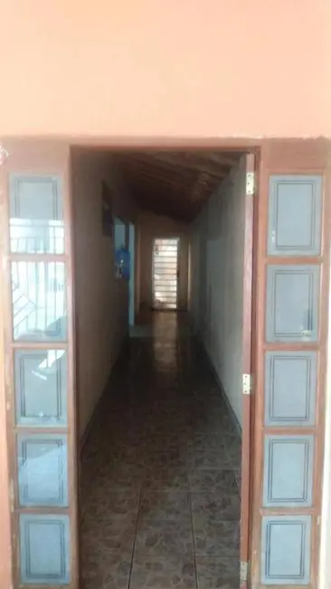 Foto 2 de Casa com 2 quartos à venda, 210m2 em Pindamonhangaba - SP