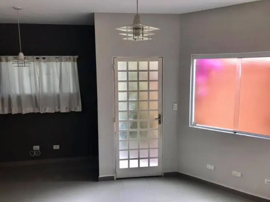 Foto 3 de Casa com 2 quartos à venda, 93m2 em Taubate - SP