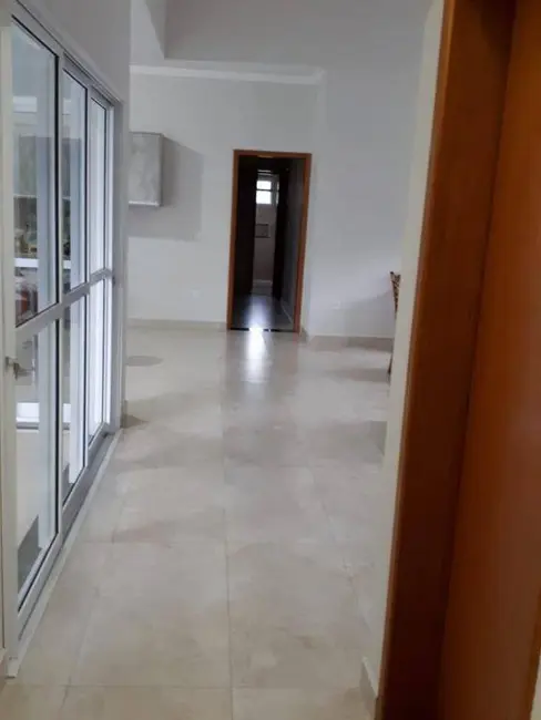 Foto 6 de Casa com 4 quartos à venda, 235m2 em Quiririm, Taubate - SP