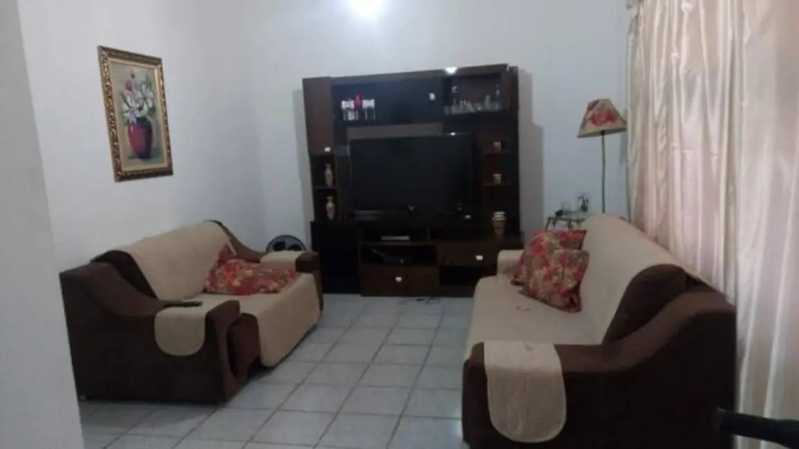 Foto 3 de Casa com 3 quartos à venda, 190m2 em Jardim Ana Emilia, Taubate - SP