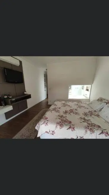 Foto 7 de Sobrado com 3 quartos à venda, 246m2 em Estiva, Taubate - SP