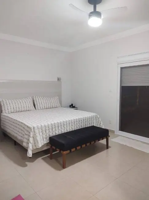 Foto 6 de Sobrado com 4 quartos à venda, 210m2 em Taubate - SP