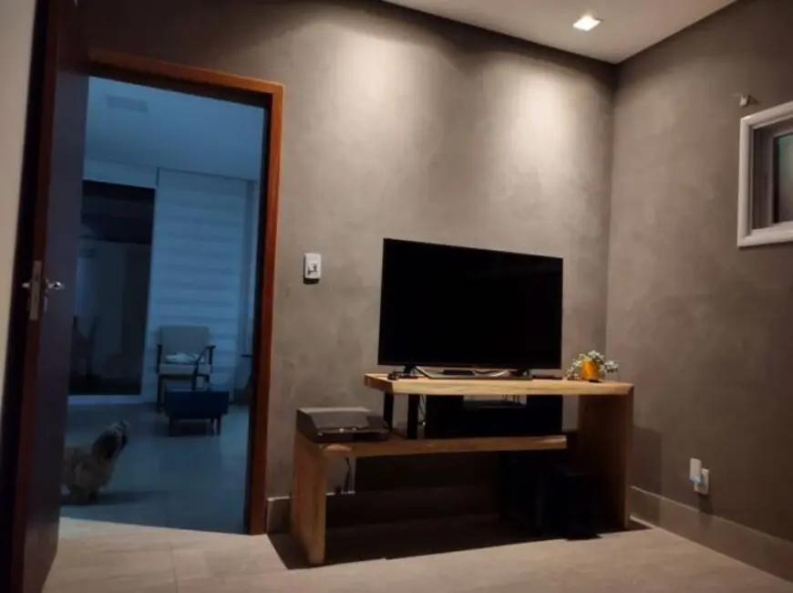 Foto 1 de Sobrado com 4 quartos à venda, 210m2 em Taubate - SP