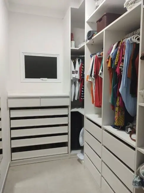 Foto 4 de Sobrado com 4 quartos à venda, 210m2 em Taubate - SP