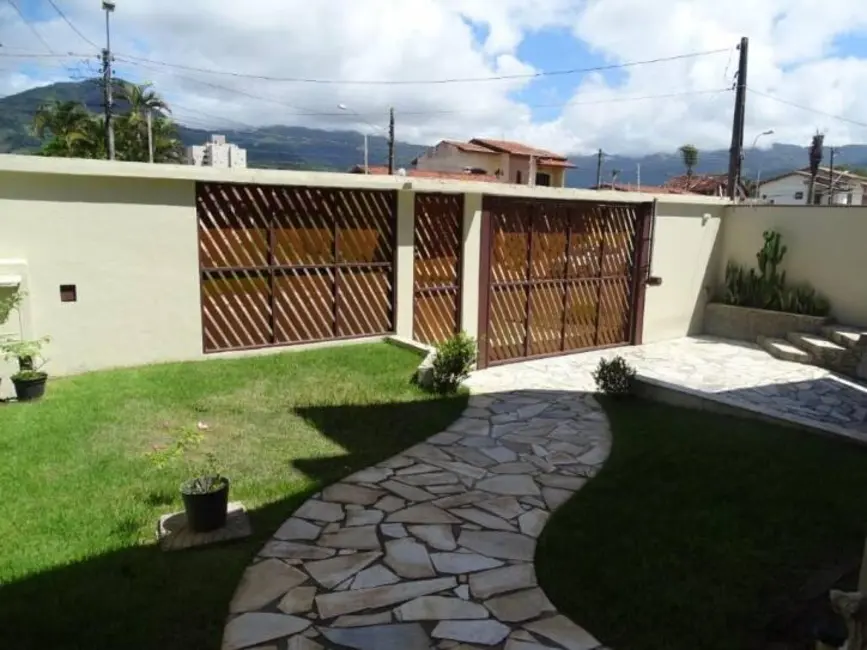 Foto 6 de Sobrado com 3 quartos à venda, 275m2 em Indaiá, Caraguatatuba - SP