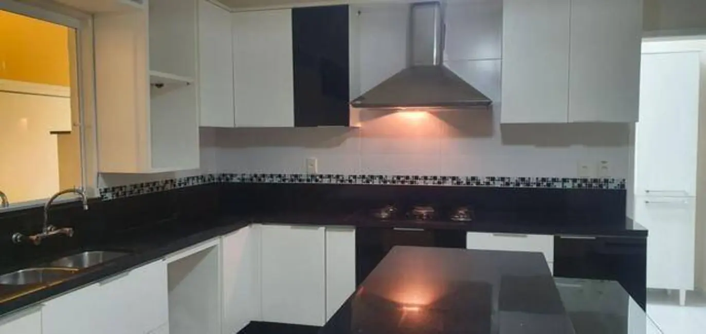 Foto 4 de Sobrado com 3 quartos para alugar, 189m2 em Tremembe - SP