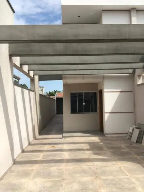 Foto 2 de Sobrado com 3 quartos à venda, 116m2 em Vila Marly, Taubate - SP