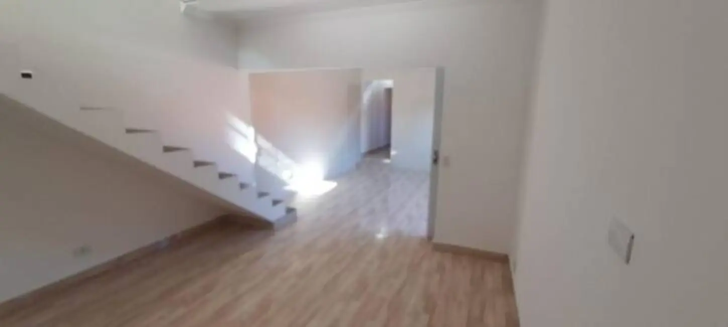 Foto 4 de Sobrado com 3 quartos à venda, 200m2 em Jardim Hípica Pinheiro, Taubate - SP