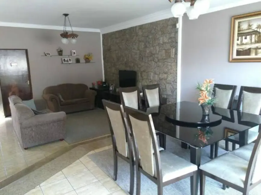 Foto 4 de Sobrado com 4 quartos à venda, 237m2 em Esplanada Independência, Taubate - SP