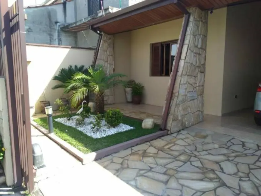 Foto 3 de Sobrado com 4 quartos à venda, 237m2 em Esplanada Independência, Taubate - SP