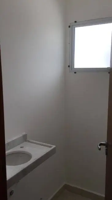 Foto 9 de Sobrado com 2 quartos à venda, 78m2 em Vila Santos, Cacapava - SP