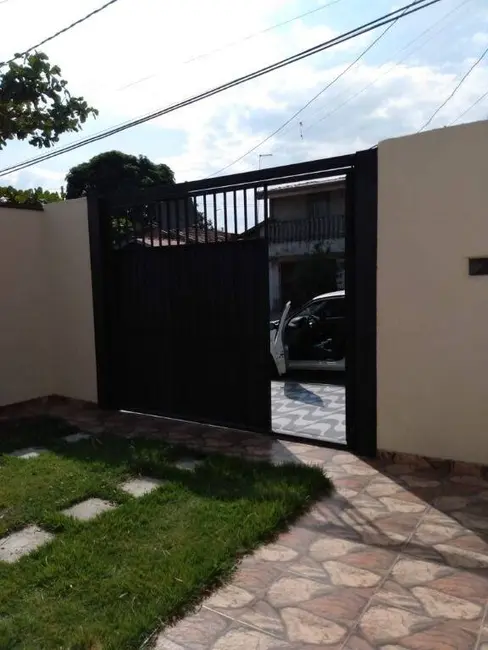 Foto 2 de Casa com 2 quartos à venda, 65m2 em Parque Aeroporto, Taubate - SP