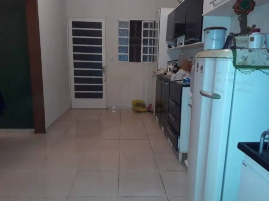 Foto 3 de Casa com 3 quartos à venda, 177m2 em Jardim Independência, Taubate - SP