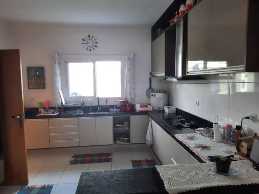 Foto 5 de Sobrado com 3 quartos à venda, 100m2 em Vila Areao, Taubate - SP