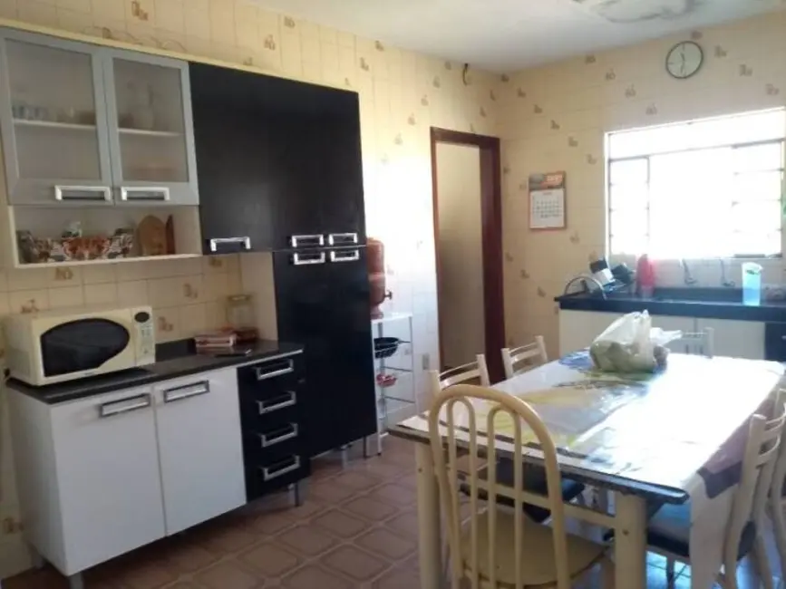 Foto 1 de Casa com 3 quartos à venda, 200m2 em Vila São José, Taubate - SP