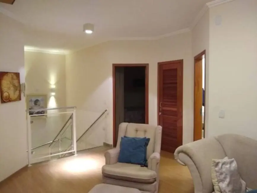 Foto 6 de Sobrado com 3 quartos à venda, 220m2 em Jardim Maria Augusta, Taubate - SP