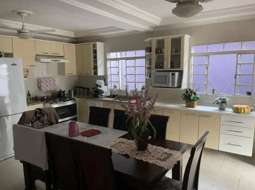 Foto 5 de Casa com 3 quartos à venda, 190m2 em Tremembe - SP