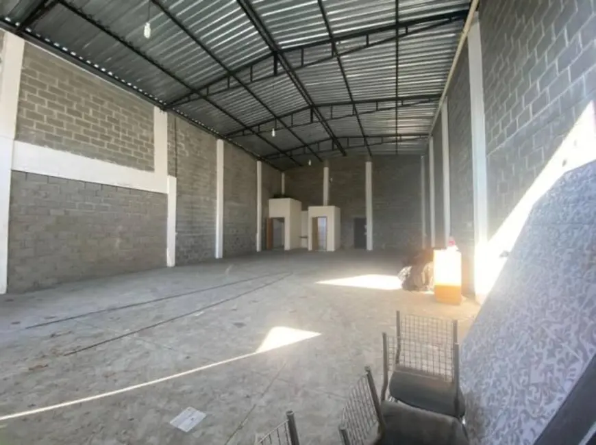 Foto 3 de Armazém / Galpão para alugar, 250m2 em Vila São Geraldo, Taubate - SP
