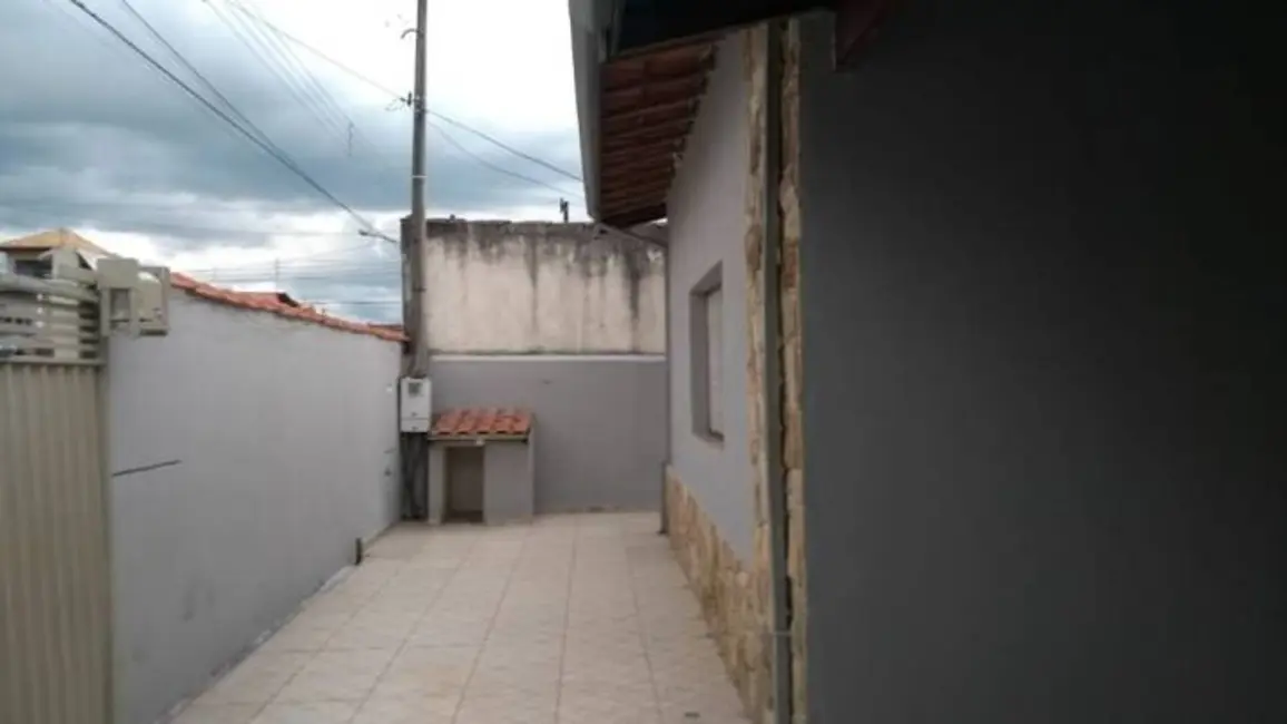 Foto 2 de Casa com 3 quartos à venda, 137m2 em Loteamento Residencial Andrade, Pindamonhangaba - SP