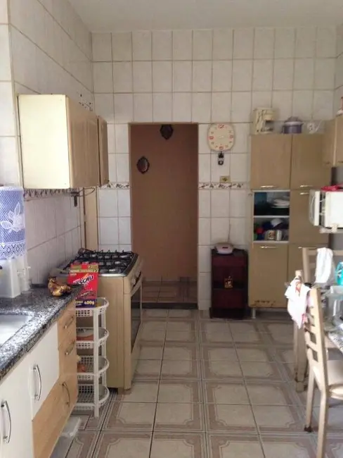 Foto 6 de Casa com 5 quartos à venda, 160m2 em Jardim Canuto Borges, Taubate - SP