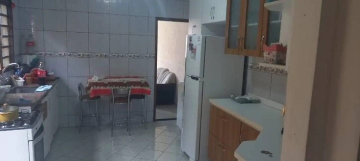 Foto 5 de Sobrado com 4 quartos à venda, 130m2 em Jardim Bela Vista, Taubate - SP