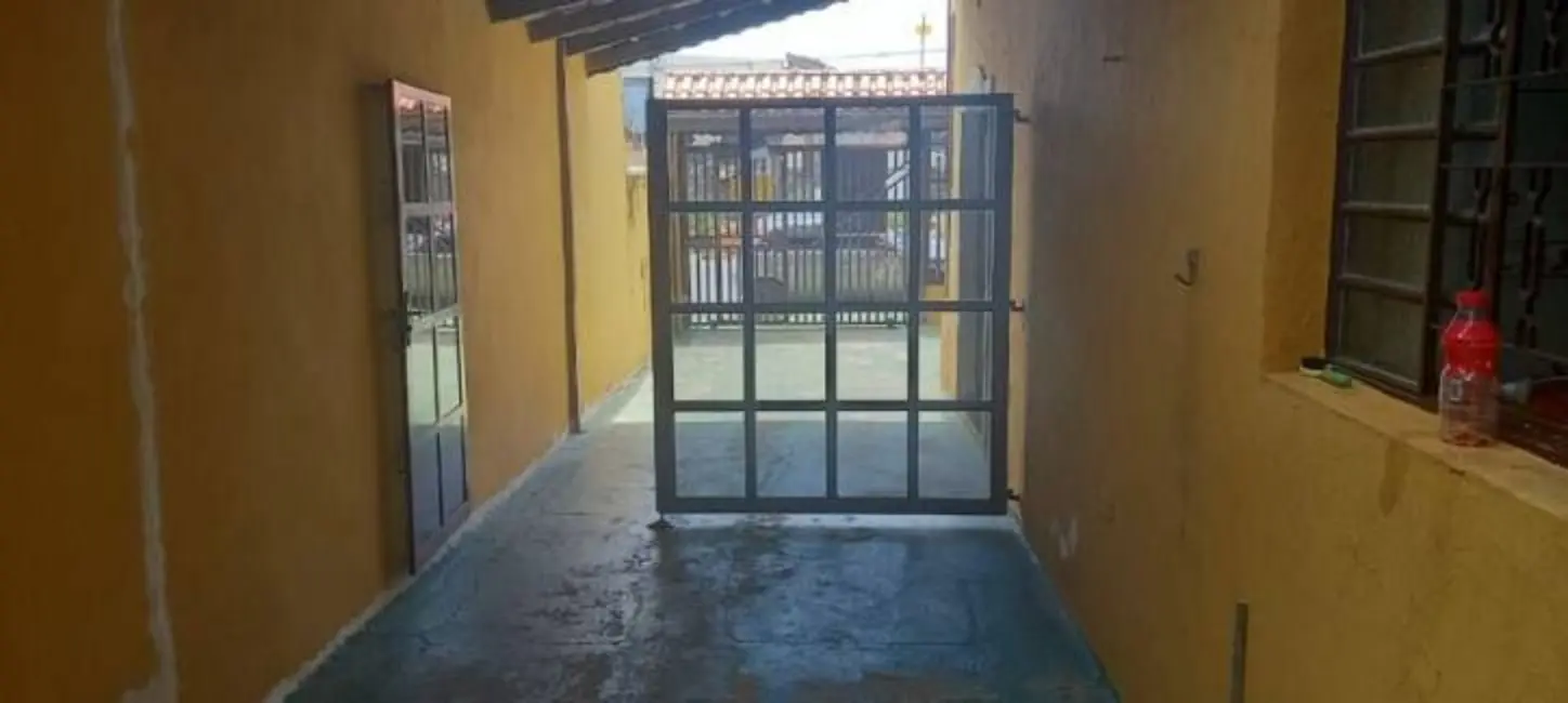 Foto 2 de Sobrado com 4 quartos à venda, 130m2 em Jardim Bela Vista, Taubate - SP